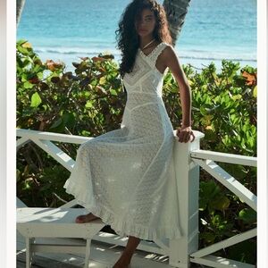 doen tahlia silk maxi dress in green Off Shoulder Emerald Green Satin Long Prom Dress with High Slit, Off t –  abcprom